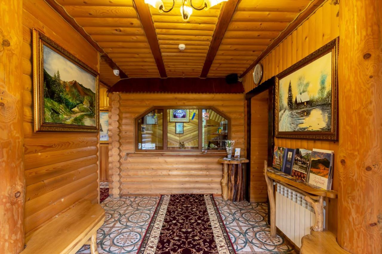 У Мар'Яни І Назара Hotel Yaremche Bagian luar foto