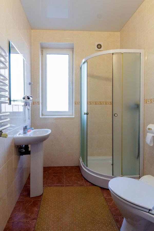 У Мар'Яни І Назара Hotel Yaremche Bagian luar foto